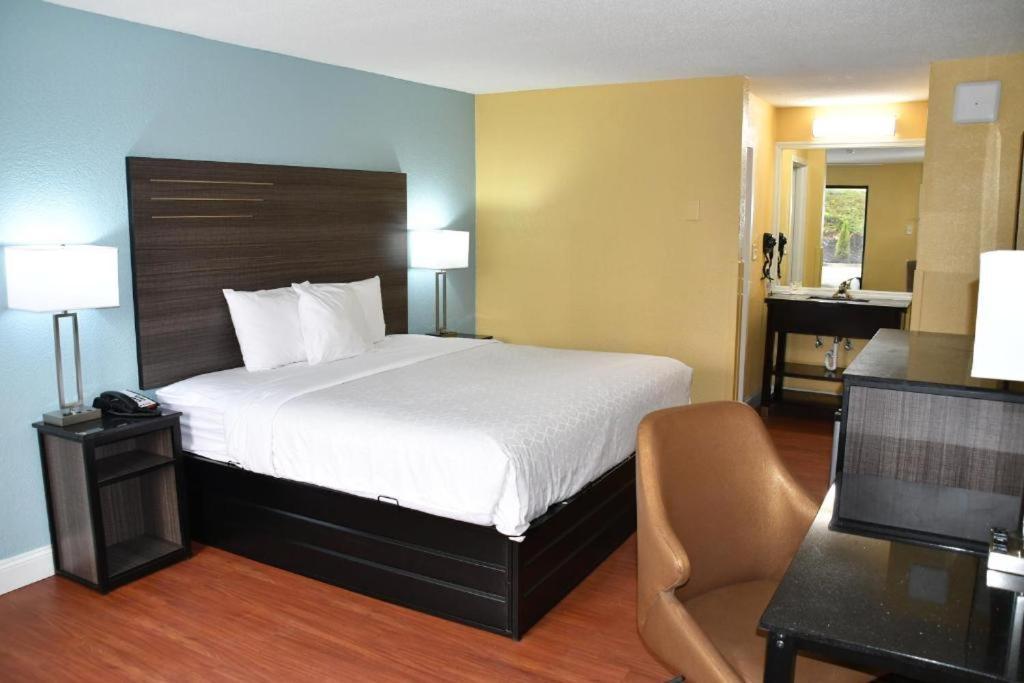 Motel Baymont By Wyndham Macon I-75 Exterior foto